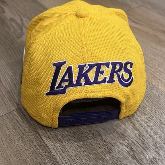 RARE Deluxe adidas™ Los Angeles Lakers Hat 2015 BasketBall Adjustable Snapback - Picture 4 of 11